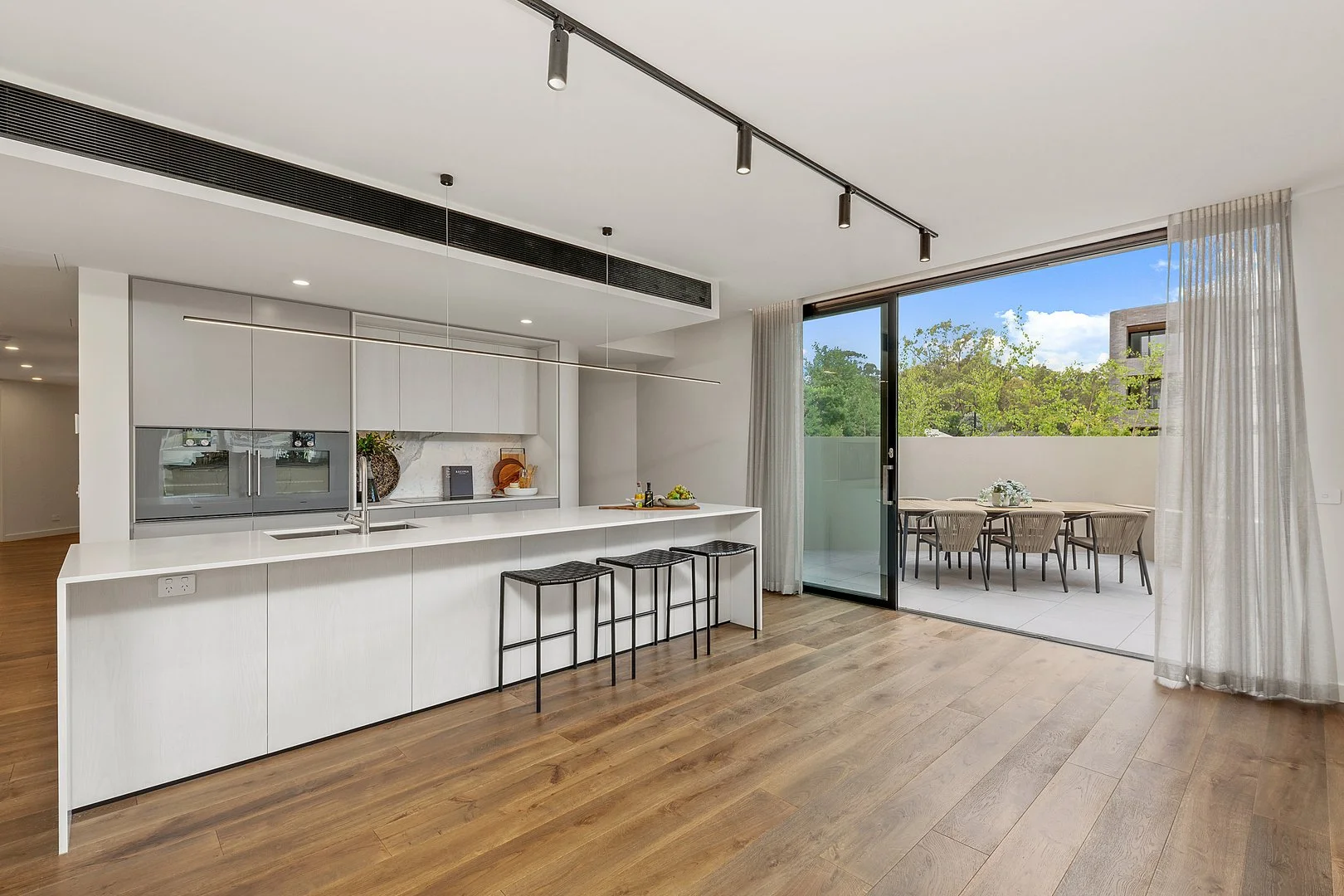 Additional image 8 of 27/7 State Circle, Forrest ACT 2603