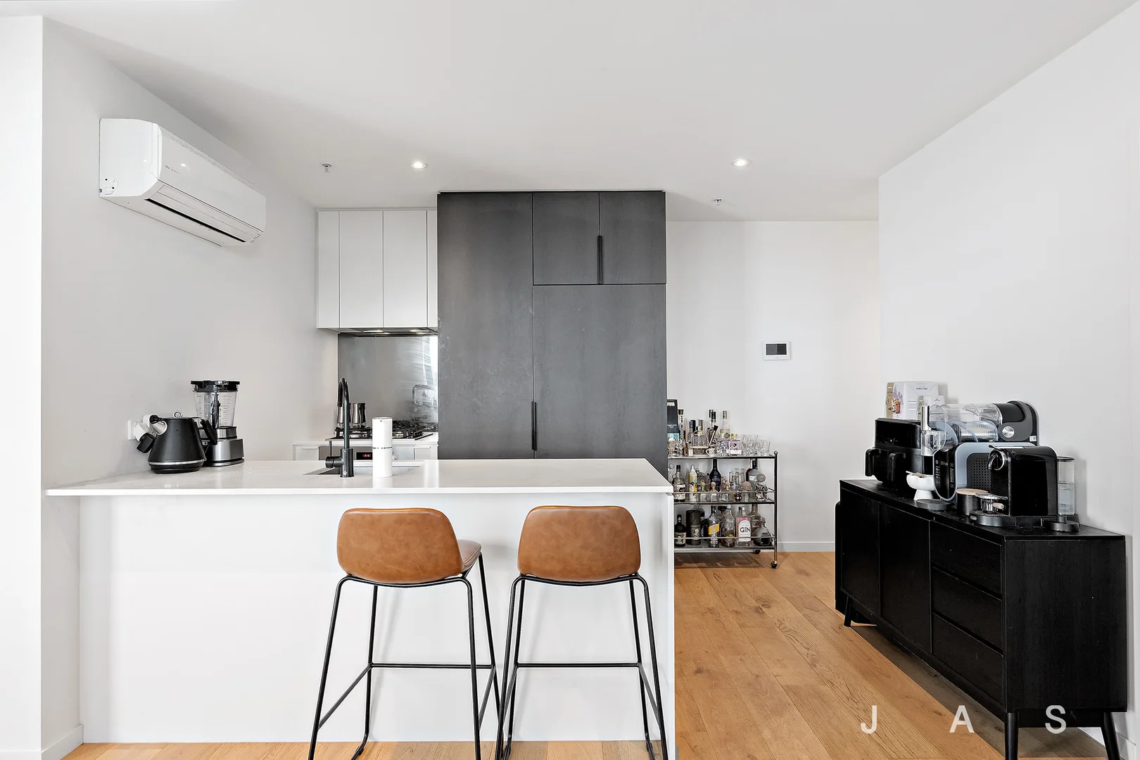 Additional image 2 of 1506/5 Joseph Road, Footscray VIC 3011