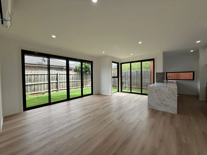 15 Isla Avenue, Glenroy VIC 3046