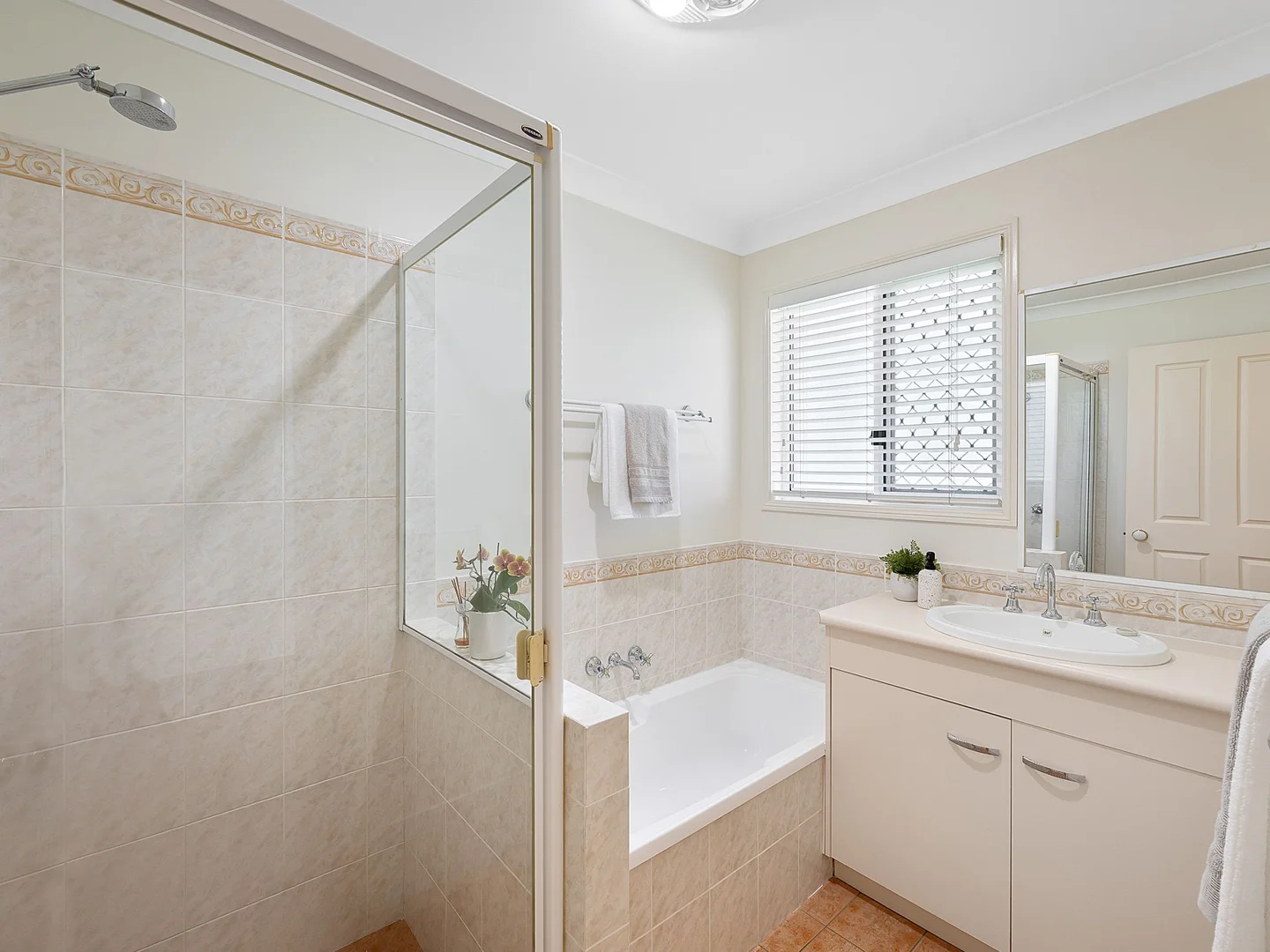 Additional image 8 of 16 BLOOMSBURY CRESCENT, Moggill QLD 4070