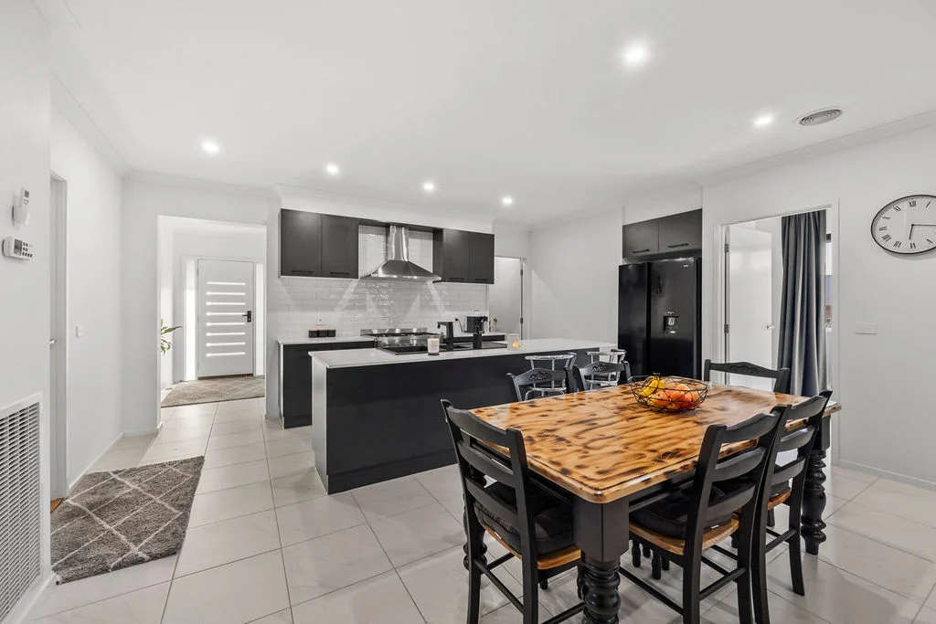 Additional image 4 of 10 Henlix Court, Mount Clear VIC 3350