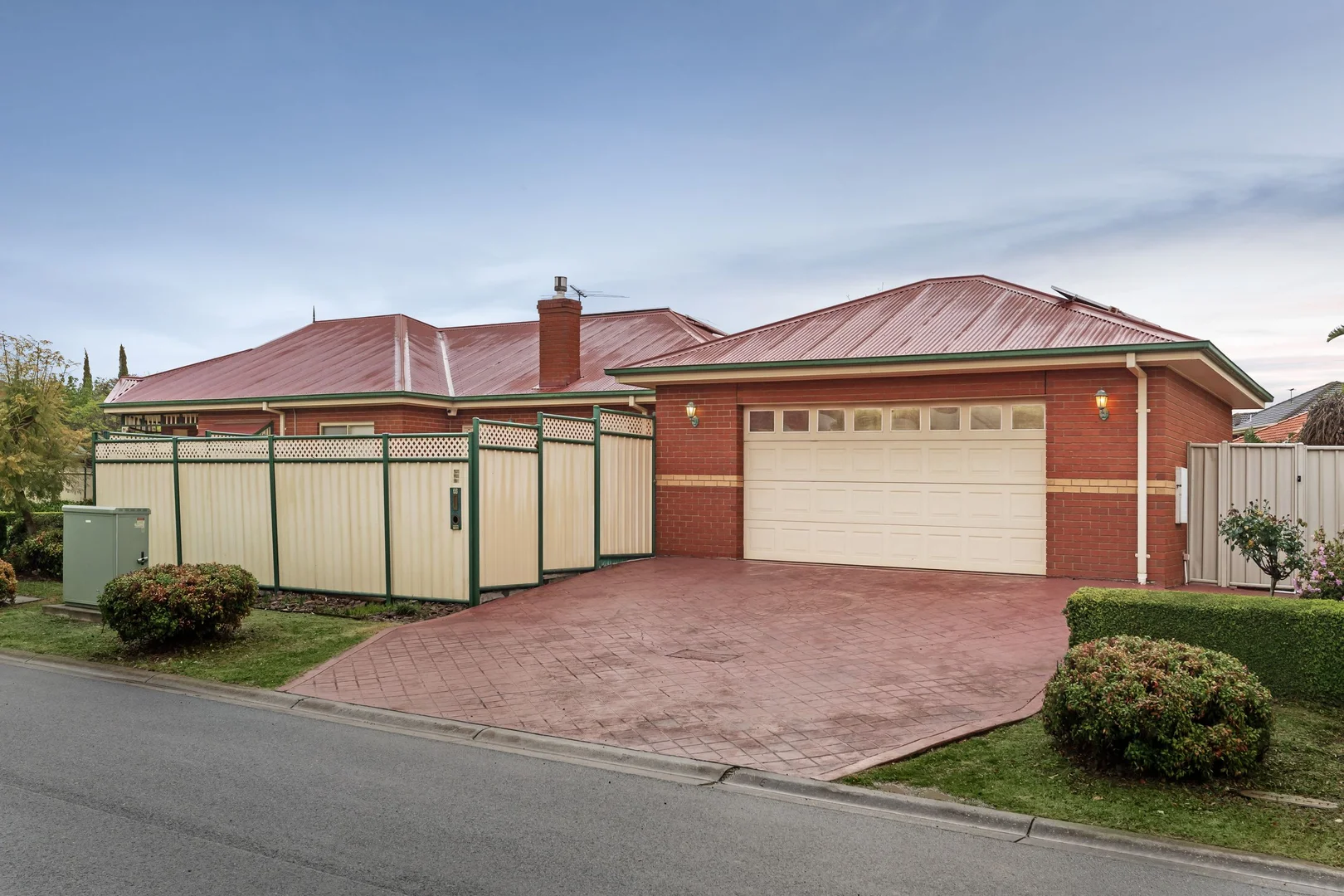 Additional image 21 of 32 Victoria Way, Caroline Springs VIC 3023