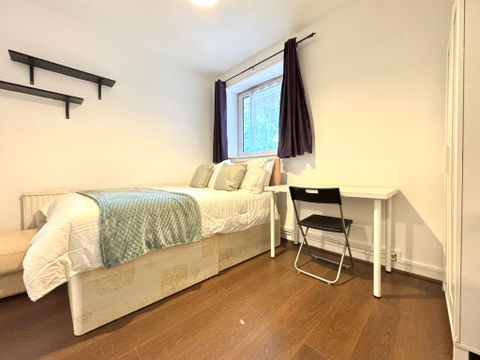Tent Street, London E1, Room to rent