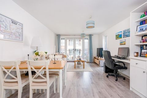 Jenkins Way, Frenchay BS16