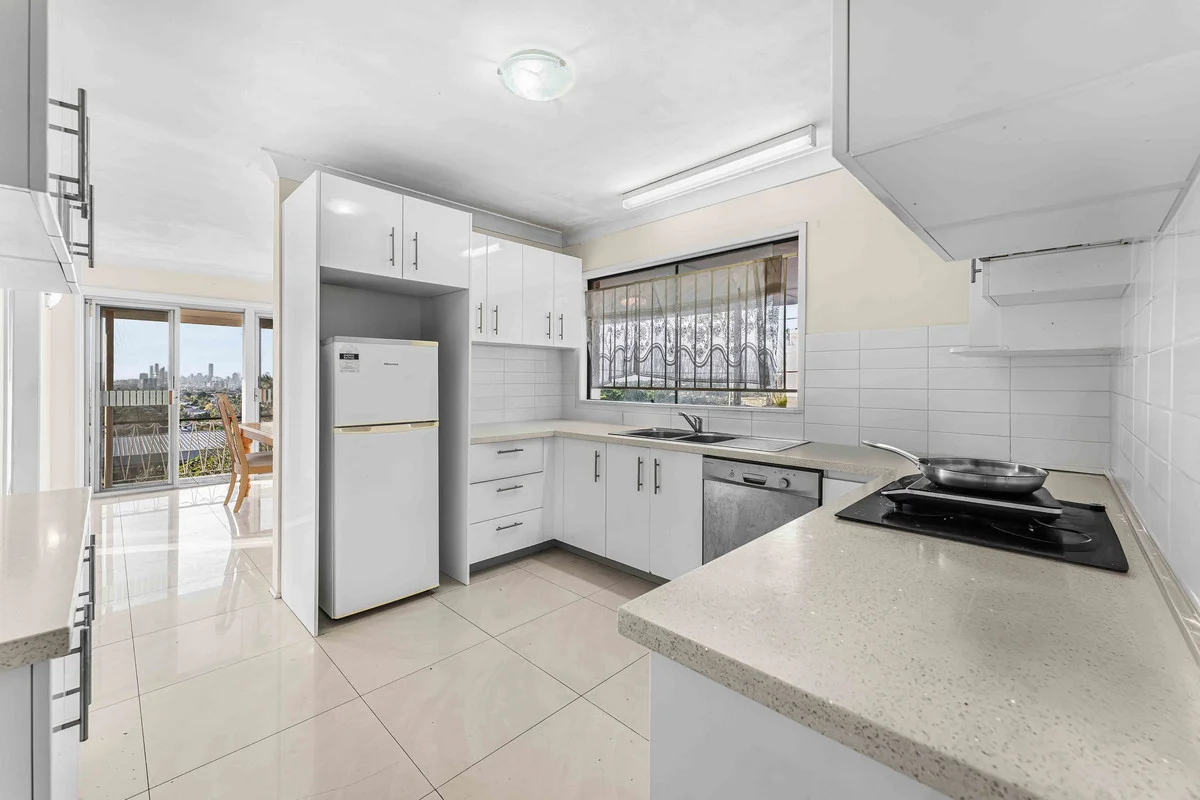 Additional image 6 of 53 Kneale Street, Holland Park West QLD 4121