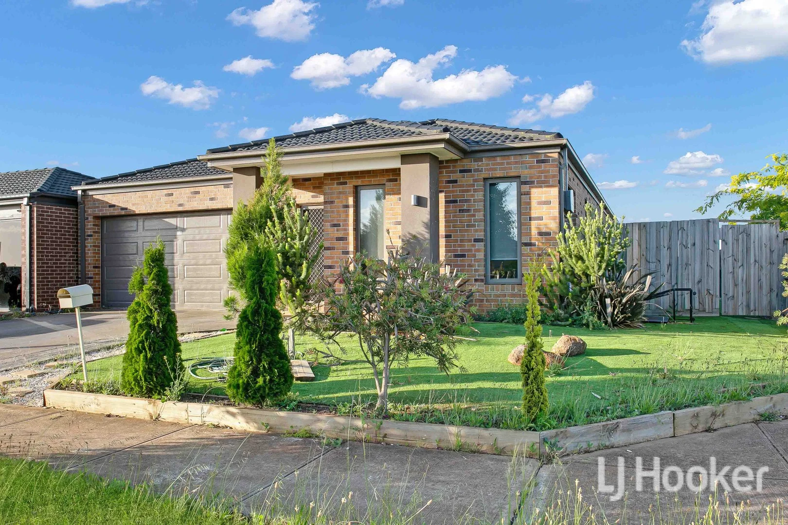 16 Leon Drive, Weir Views VIC 3338