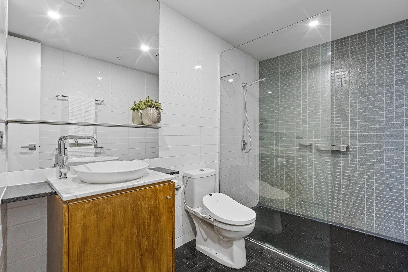 Additional image 14 of 203/19 Albert Avenue, Broadbeach QLD 4218