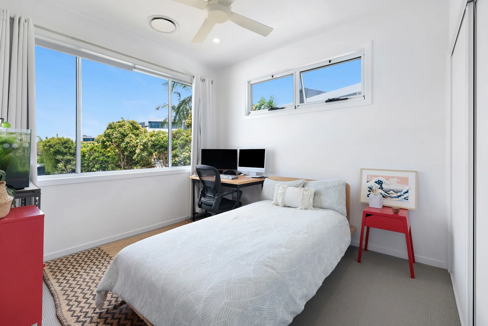 Additional image 21 of 2/19 Killowill Avenue, Paradise Point QLD 4216