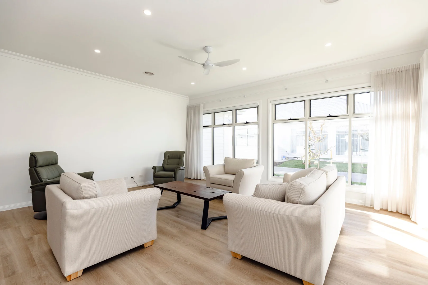 Additional image 8 of 2/13-15 Kimberley Avenue, Swan Hill VIC 3585