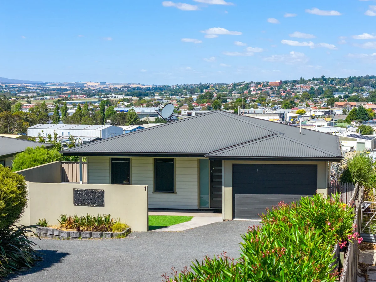 1/39 Button Street, Mowbray TAS 7248