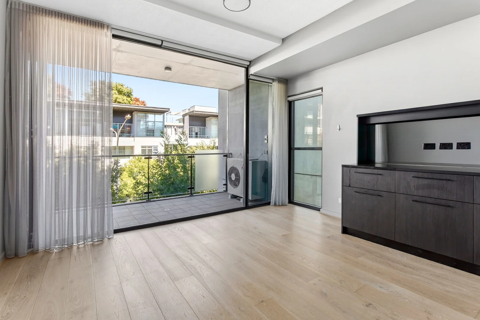 76/43 Eastlake Parade, Kingston ACT 2604