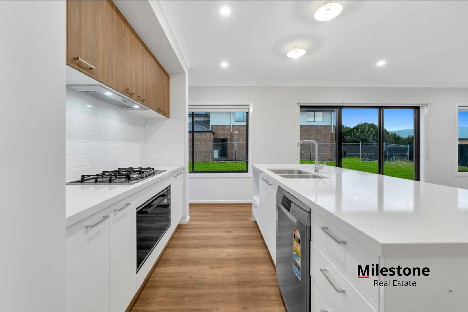 Additional image 5 of 32 Crescendo Boulevard, Clyde VIC 3978