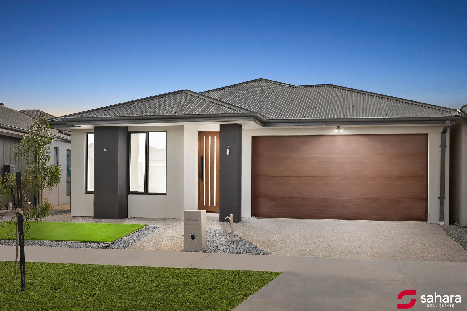 7 Nectarine street, Thornhill Park VIC 3335