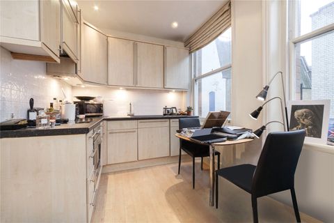 Charing Cross Road, Covent Garden, London WC2H, Studio to rent