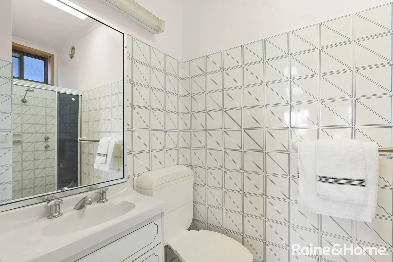 Additional image 27 of 10 Braidwood Avenue, Burrill Lake NSW 2539