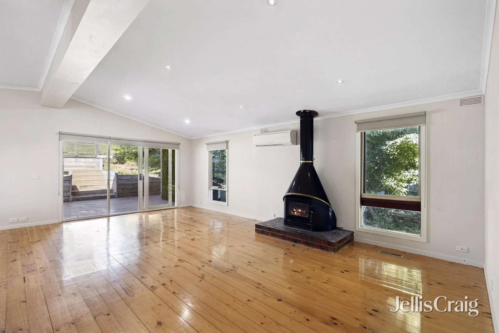 Additional image 2 of 12 Heron Street, Woodend VIC 3442
