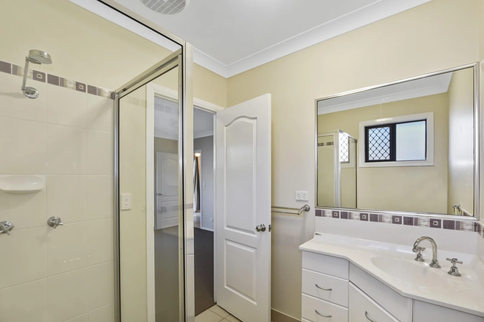 Additional image 8 of 19 Minstrel Court, Bushland Beach QLD 4818