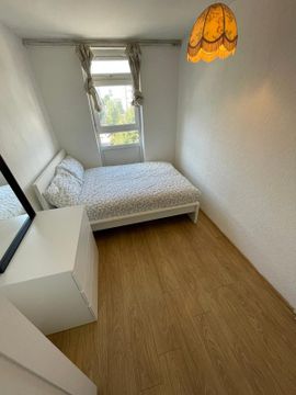St. Leonards Road, London E14, Room to rent