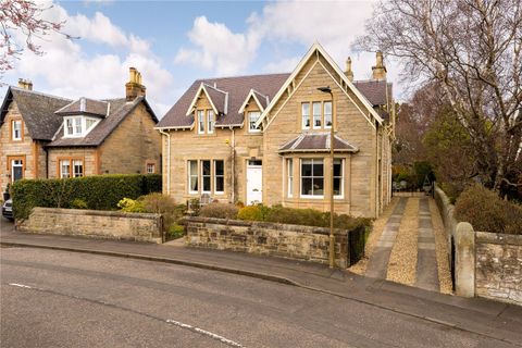 Foulis Crescent, Juniper Green, Midlothian EH14