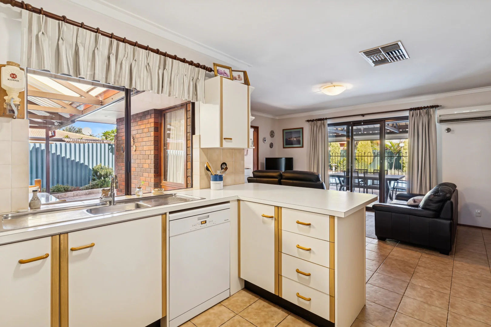 Additional image 18 of 34 Helena Crescent, Thornlie WA 6108