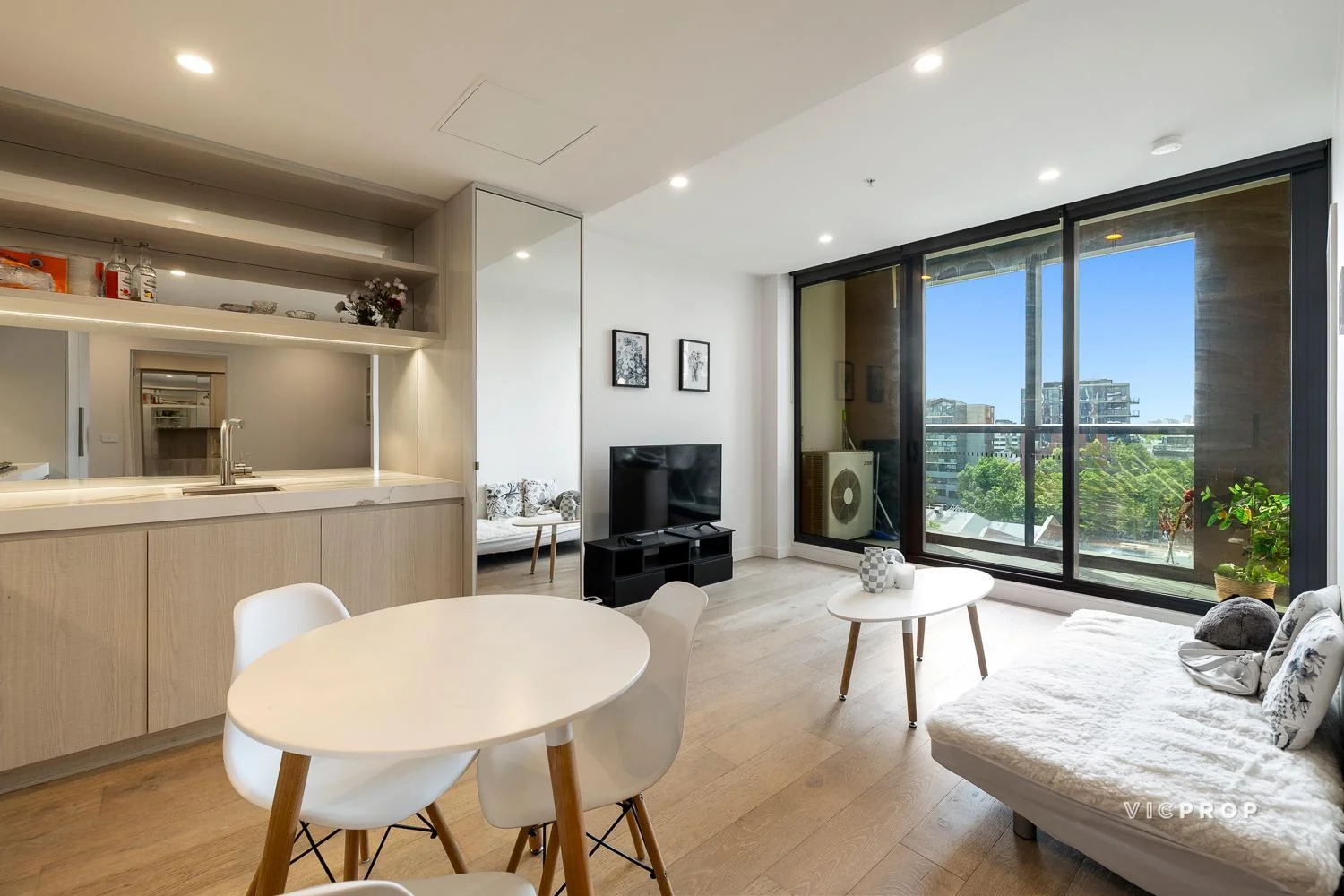 Additional image 2 of 603/393 Spencer Street, West Melbourne VIC 3003