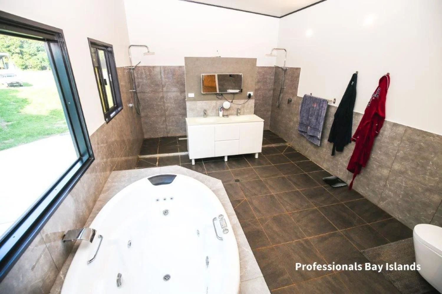 Additional image 19 of 3 View Outlook, Macleay Island QLD 4184