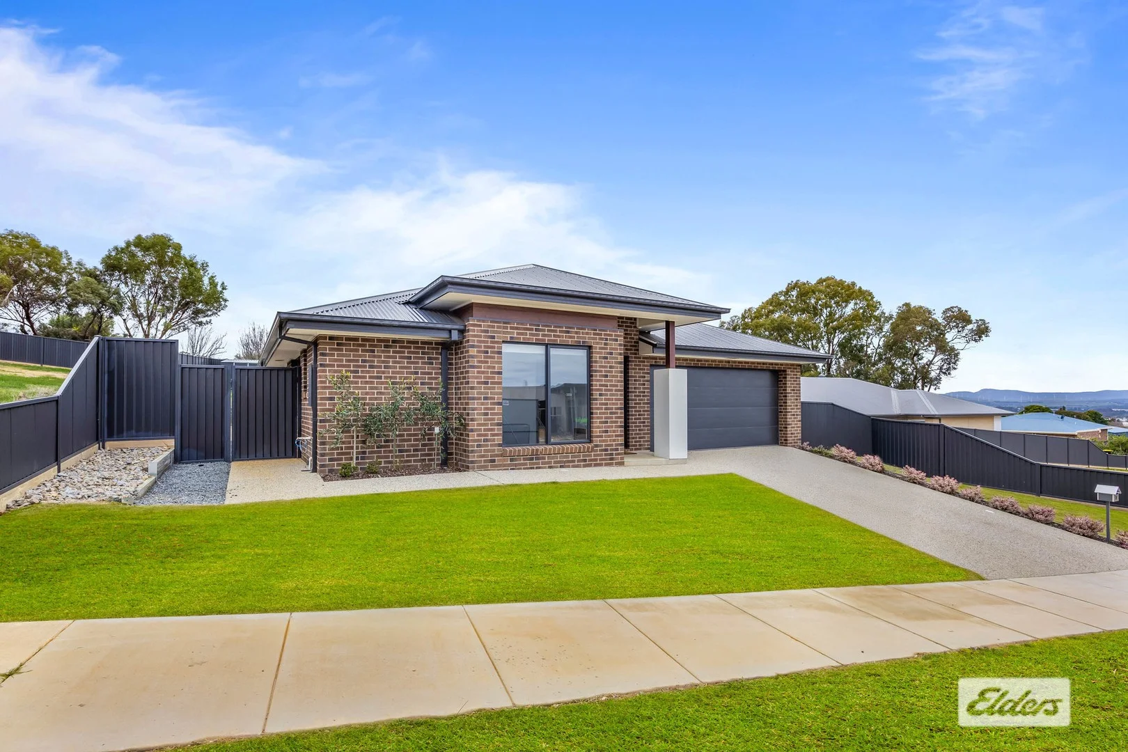 2 Omaroo Court, Ararat VIC 3377