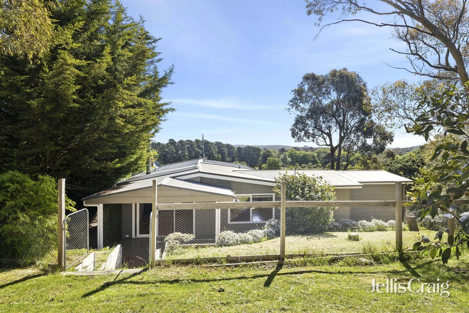 12 Heron Street, Woodend VIC 3442