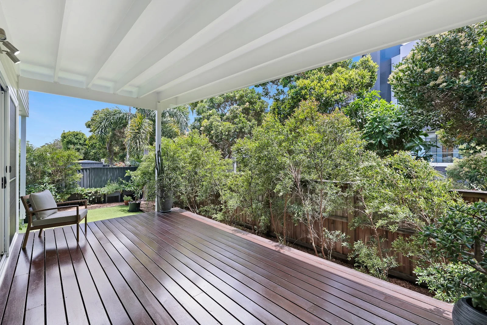 Additional image 11 of 2/19 Killowill Avenue, Paradise Point QLD 4216