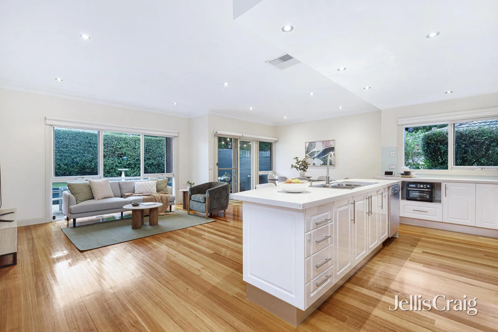 Additional image 6 of 5A Cherry Tree Court, Doncaster East VIC 3109