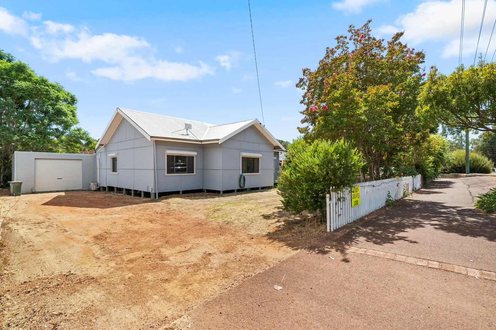 44 McLarty Street, Dwellingup WA 6213