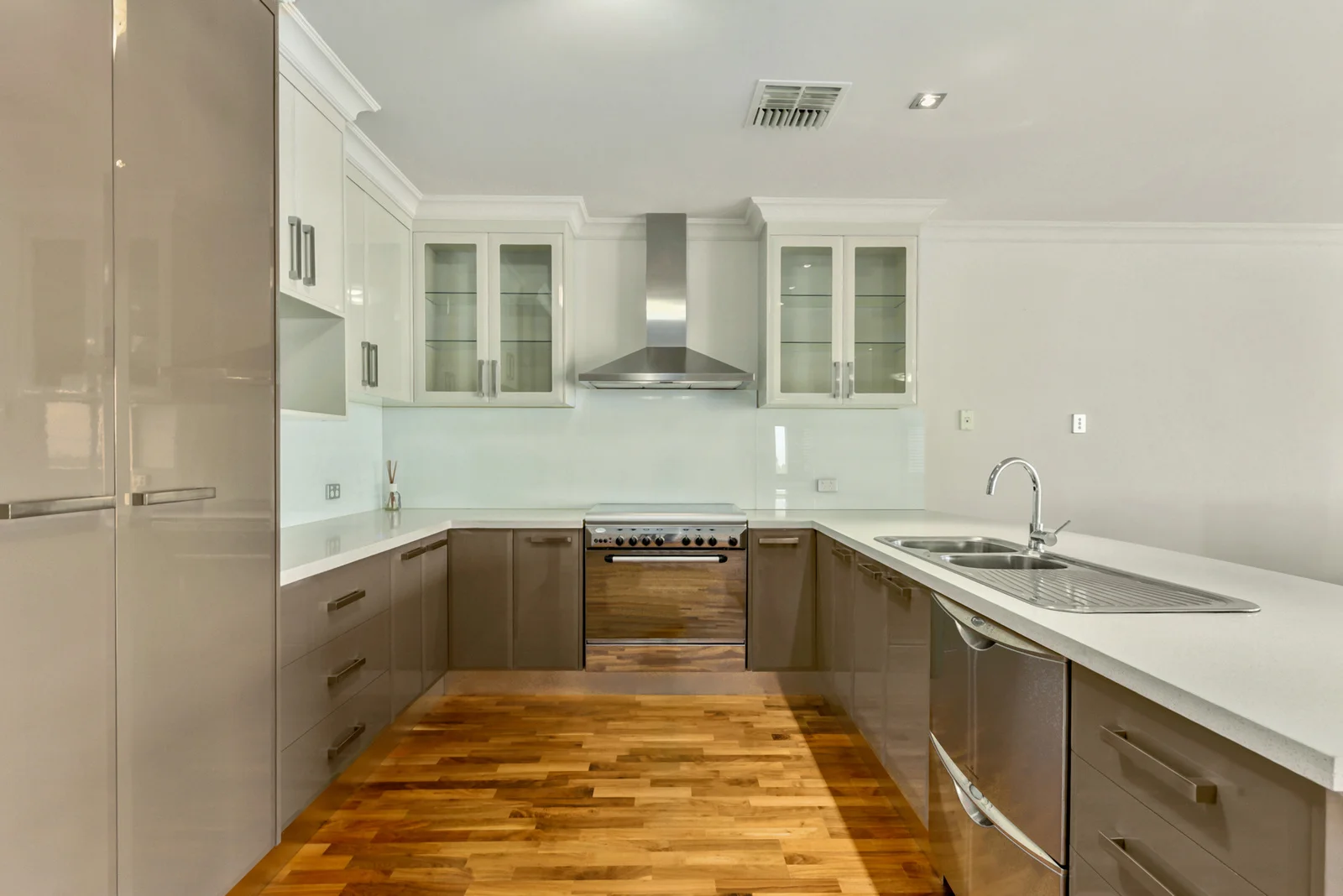 Additional image 8 of 19A Lake Terrace West, Mount Gambier SA 5290