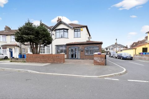 Larkfield Road, Liverpool L17