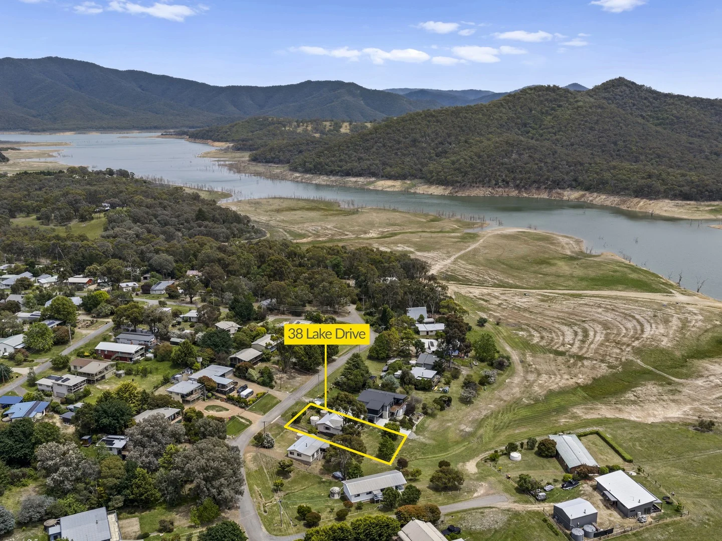 38 Lake Drive, Howqua Inlet VIC 3723
