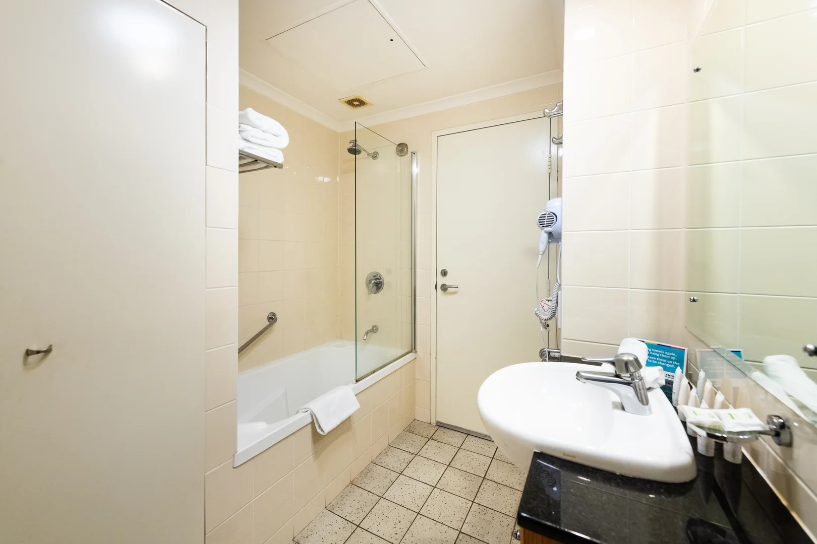 Additional image 14 of 805/2 Akuna Street, City ACT 2601