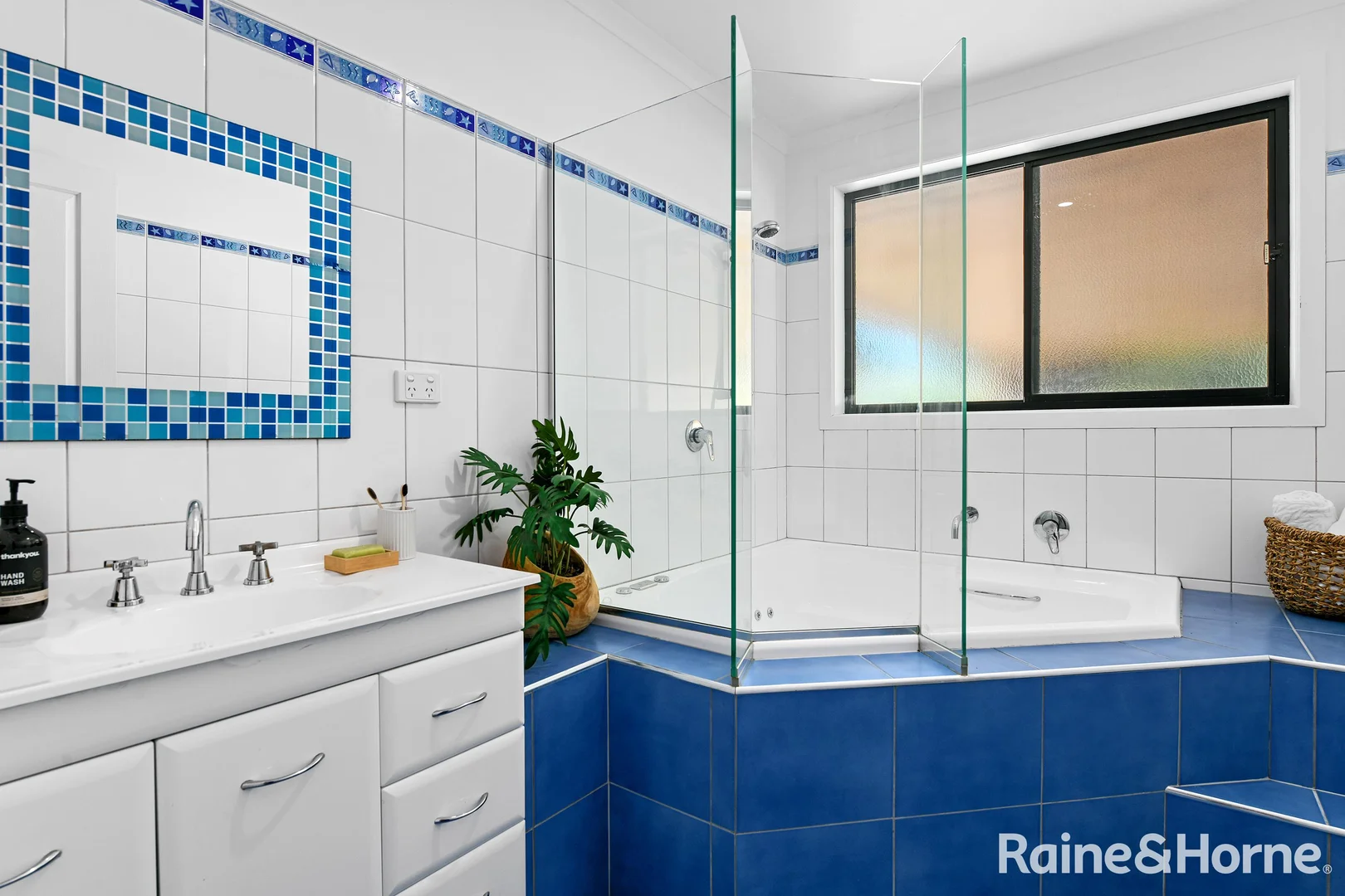 Additional image 20 of 8 Perry Court, Lewisham TAS 7173