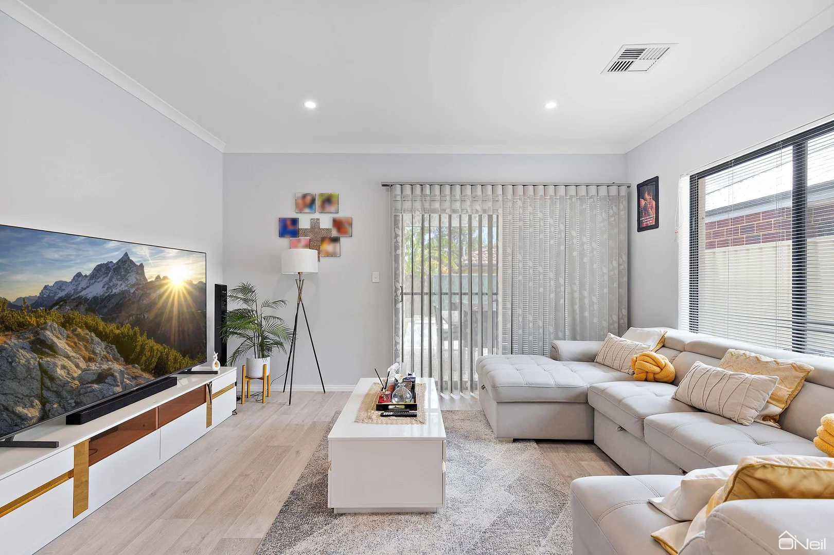 Additional image 2 of 16 Xanthium Circle, Seville Grove WA 6112