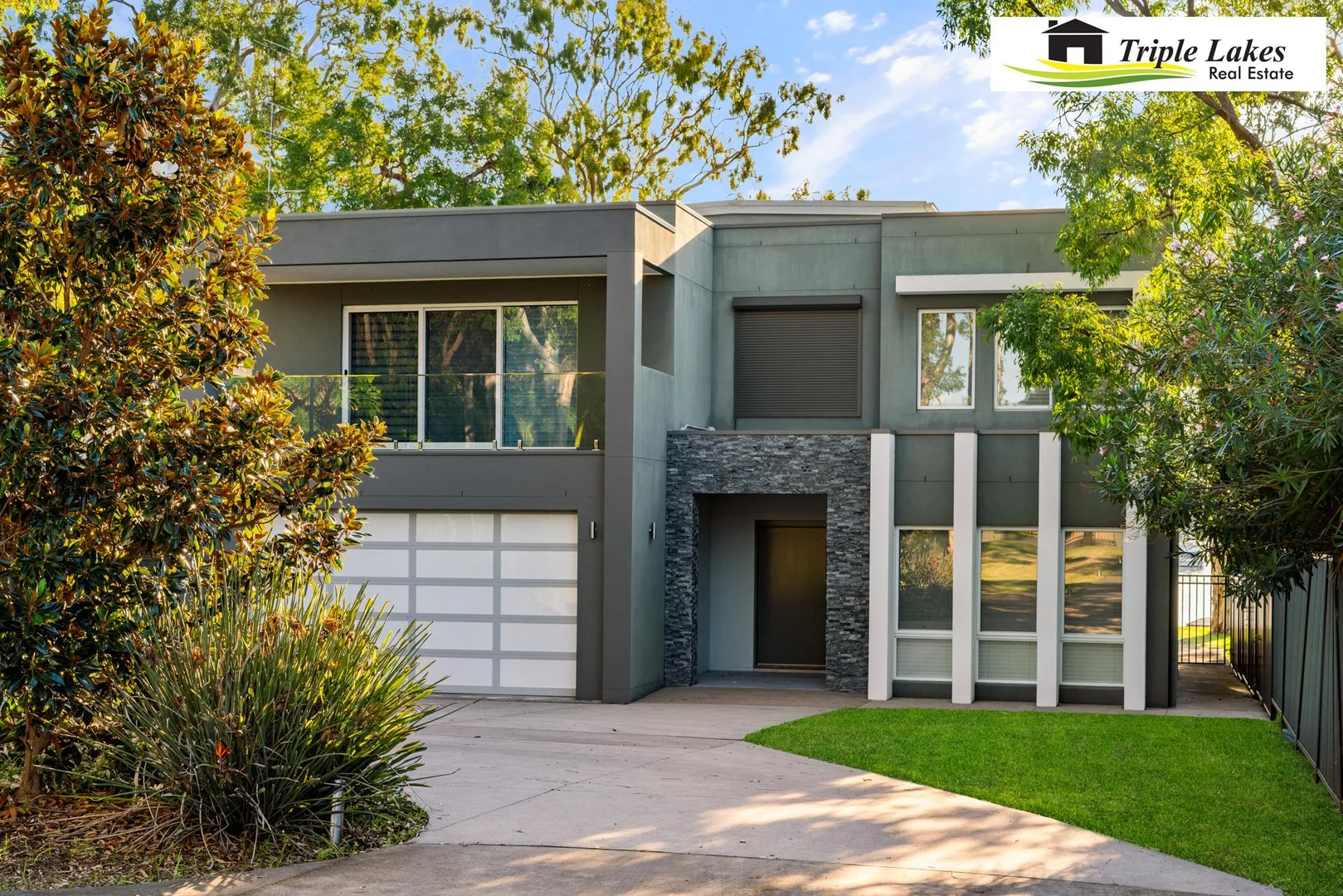 12 Gordon Avenue, Summerland Point NSW 2259