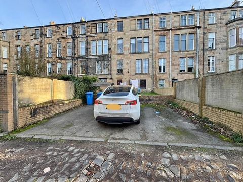 Cecil Street, Glasgow G12, Parking/garage to rent