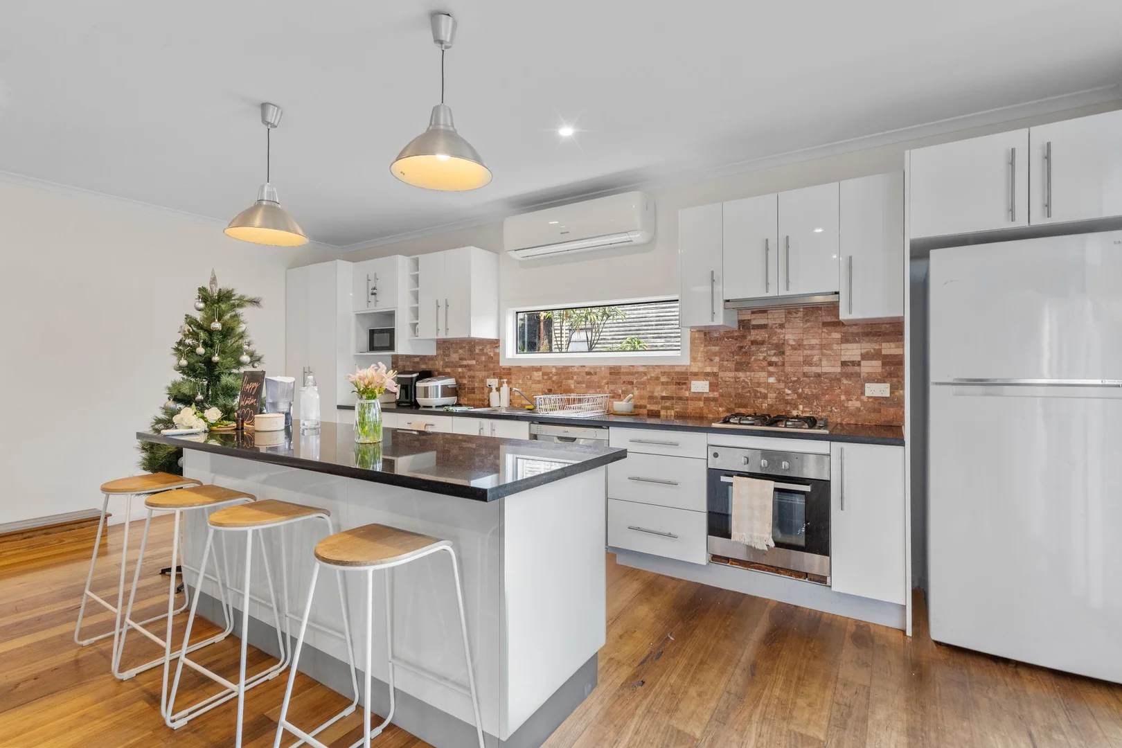 Additional image 3 of 37 MacGregor Terrace, Bardon QLD 4065