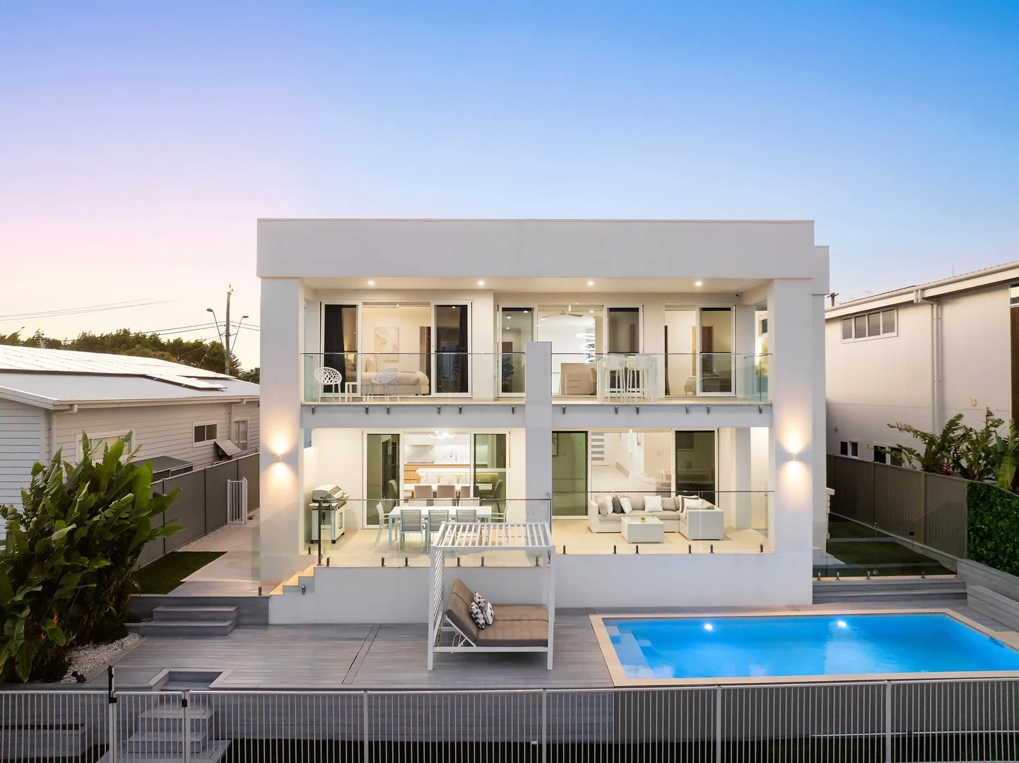96 Rio Vista Boulevard, Broadbeach Waters QLD 4218
