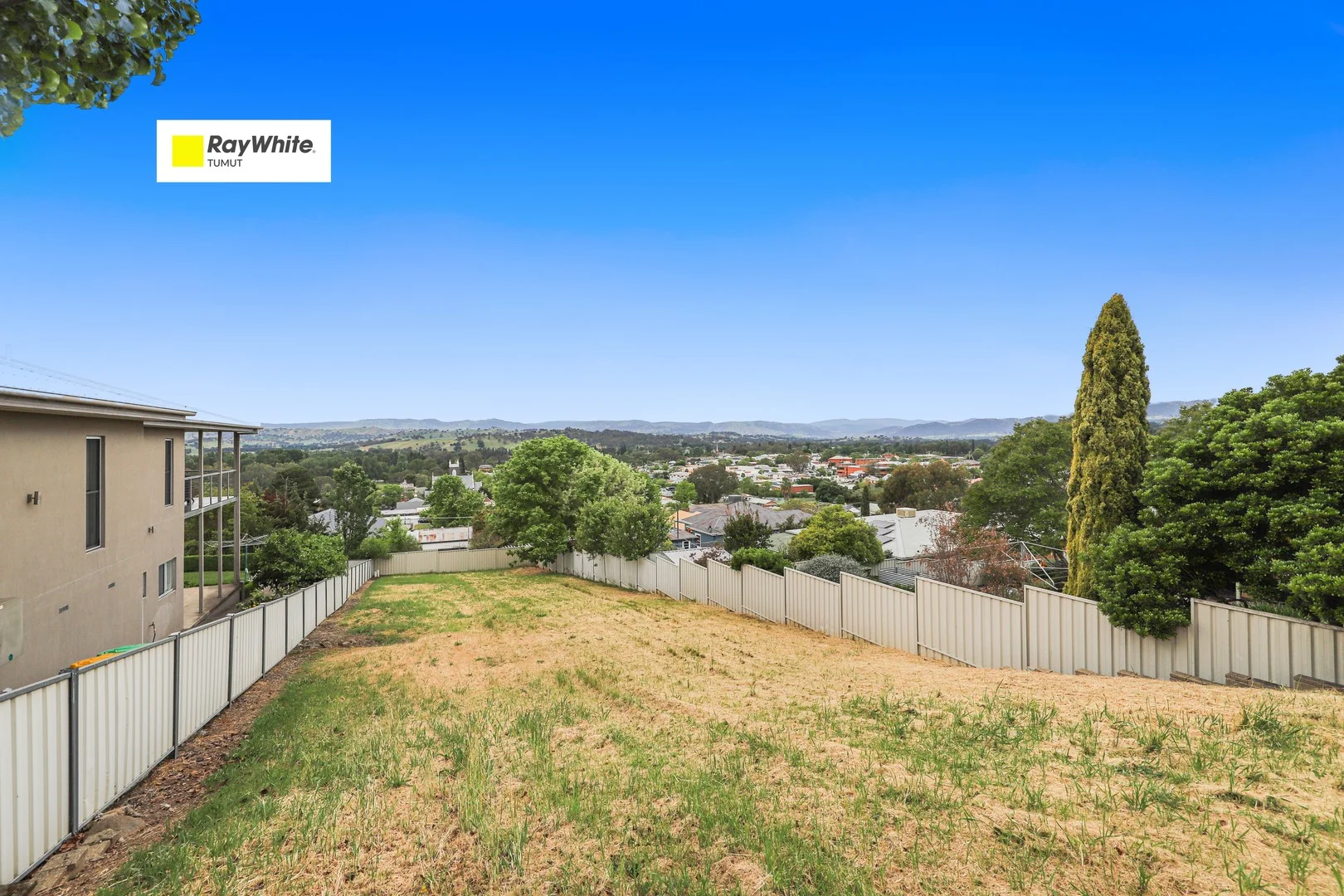 2B Burbury Mews, Tumut NSW 2720