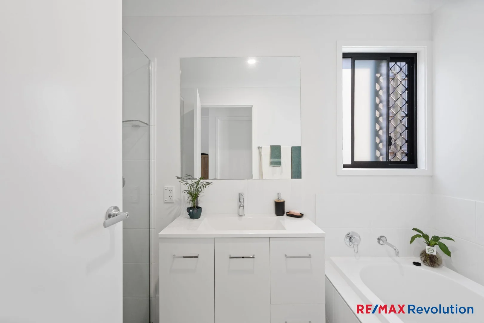 Additional image 15 of 114 Dysart Drive, Holmview QLD 4207