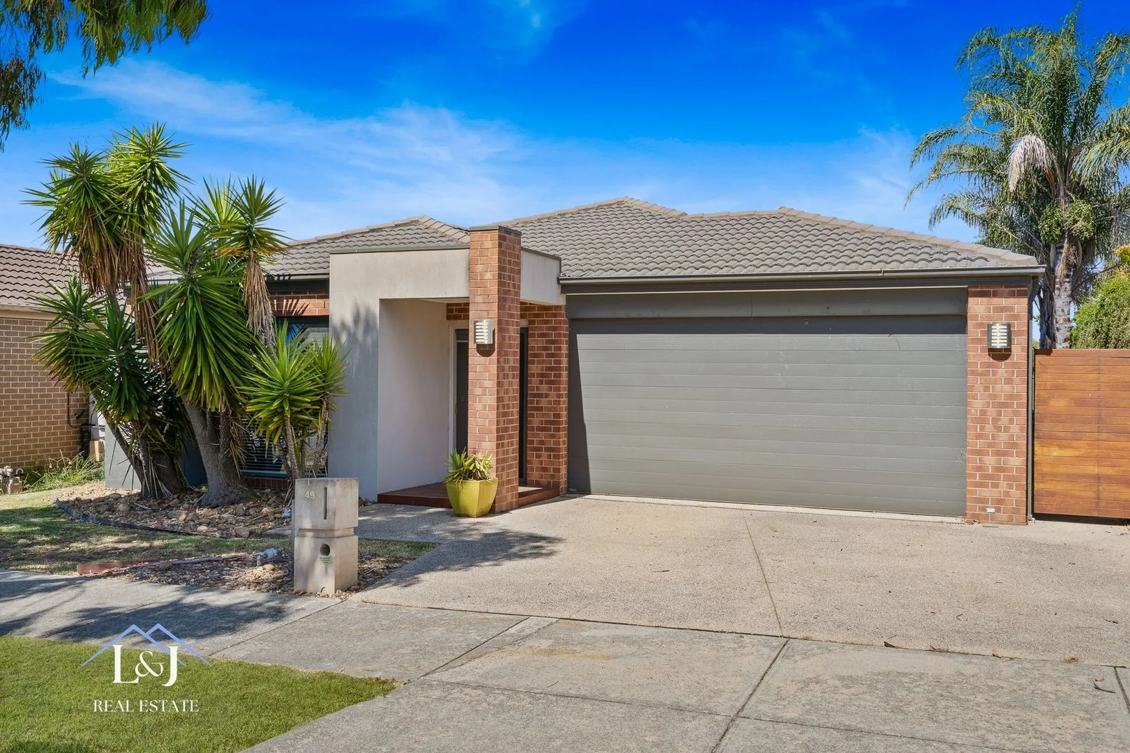 49 PROSPERITY AVENUE, Cranbourne North VIC 3977