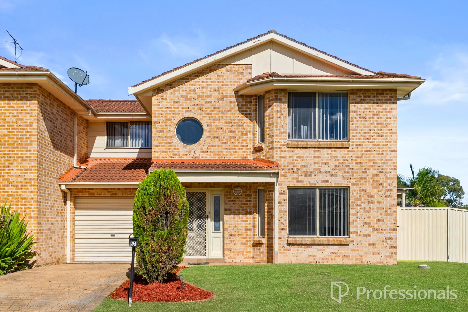 5a Minerva Place, Prestons NSW 2170