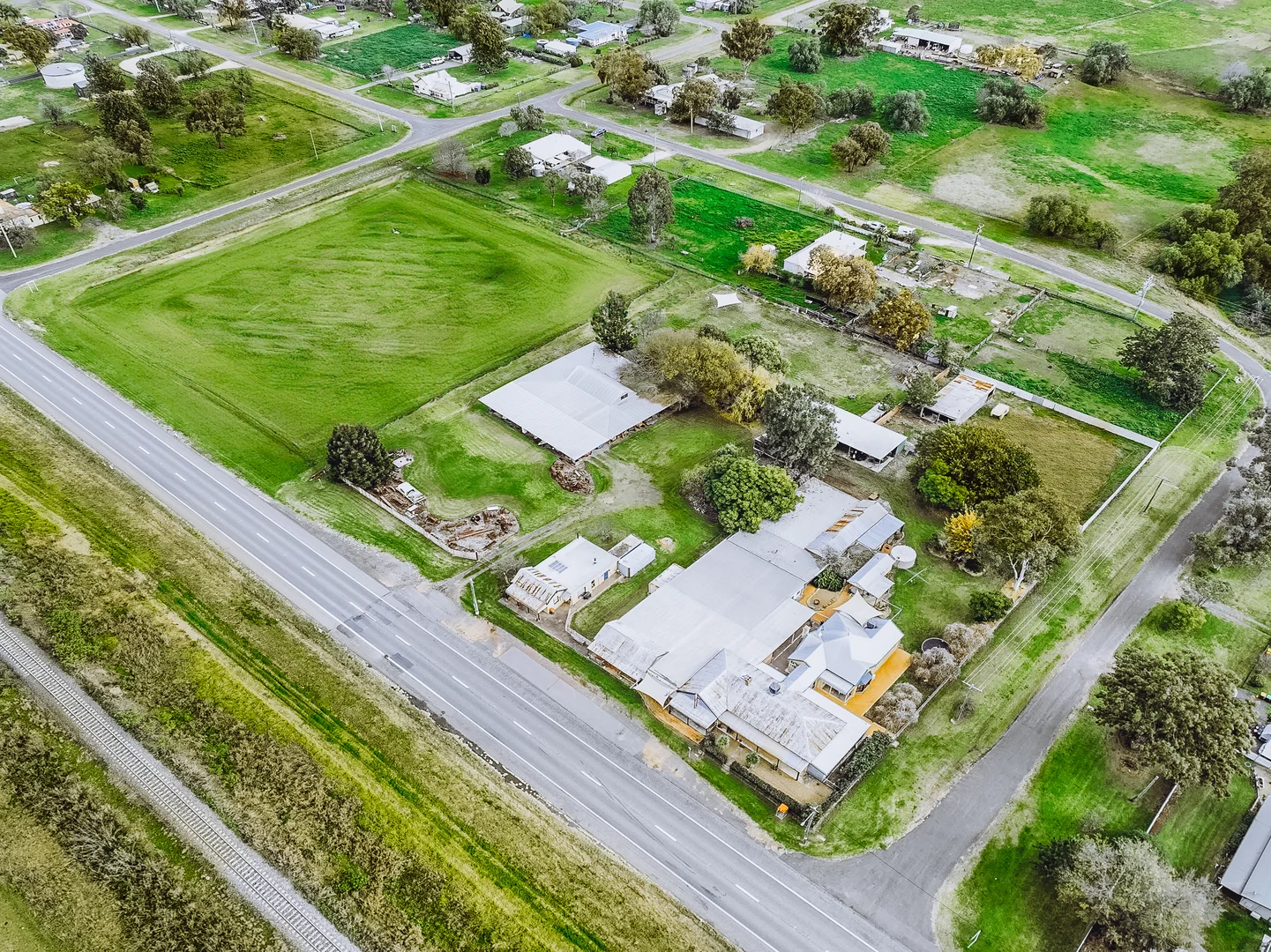 Additional image 23 of "Zinbar" 5 Stirling Street, Wingen NSW 2337