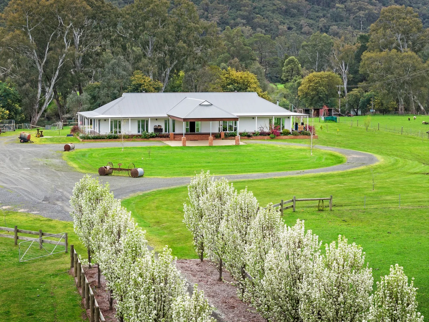 Additional image 2 of 290 Goulburn Valley Highway, Eildon VIC 3713