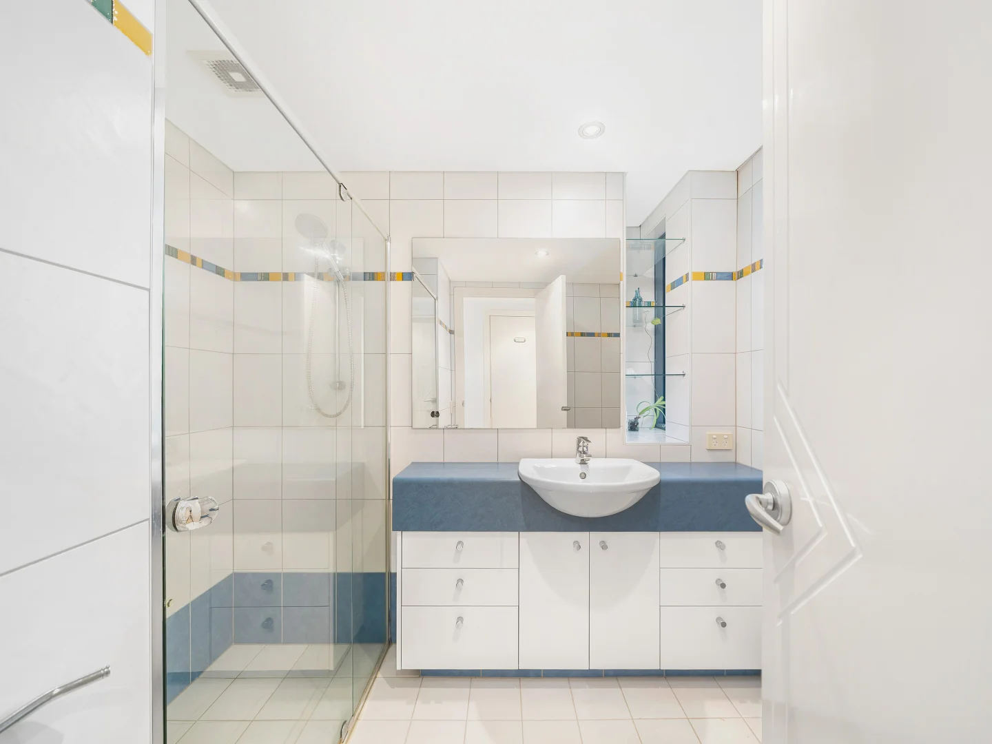 Additional image 18 of 6/36-38 Prince Edward Parade, Redcliffe QLD 4020