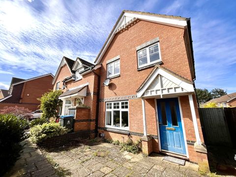 Woodall Close, Chessington, Surrey. KT9