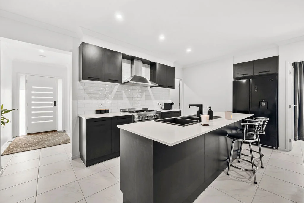 Additional image 2 of 10 Henlix Court, Mount Clear VIC 3350